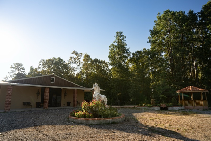 Inspira Ranch Salón exterior — event venue building